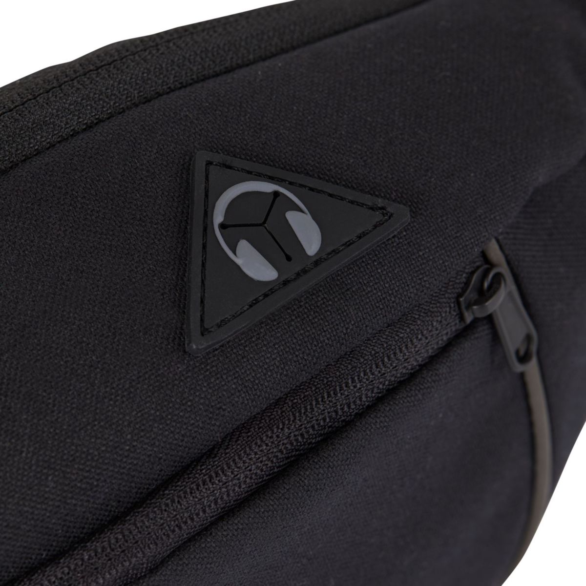 Satch Cross All Black